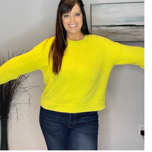 Fuzzy Crew Neck Sweater - Picture 4 of 7